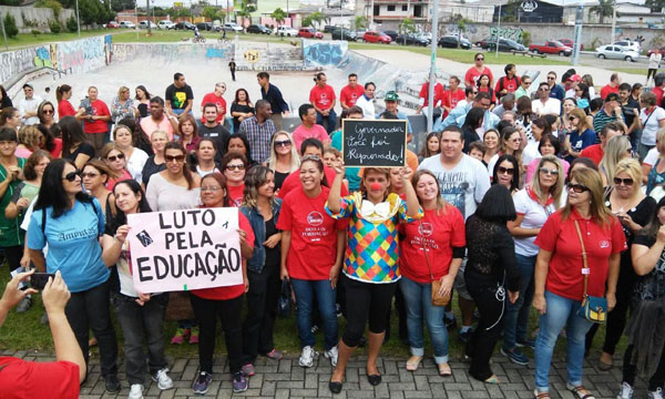 Professores e funcionário terão ano difícil na educação do Paraná.