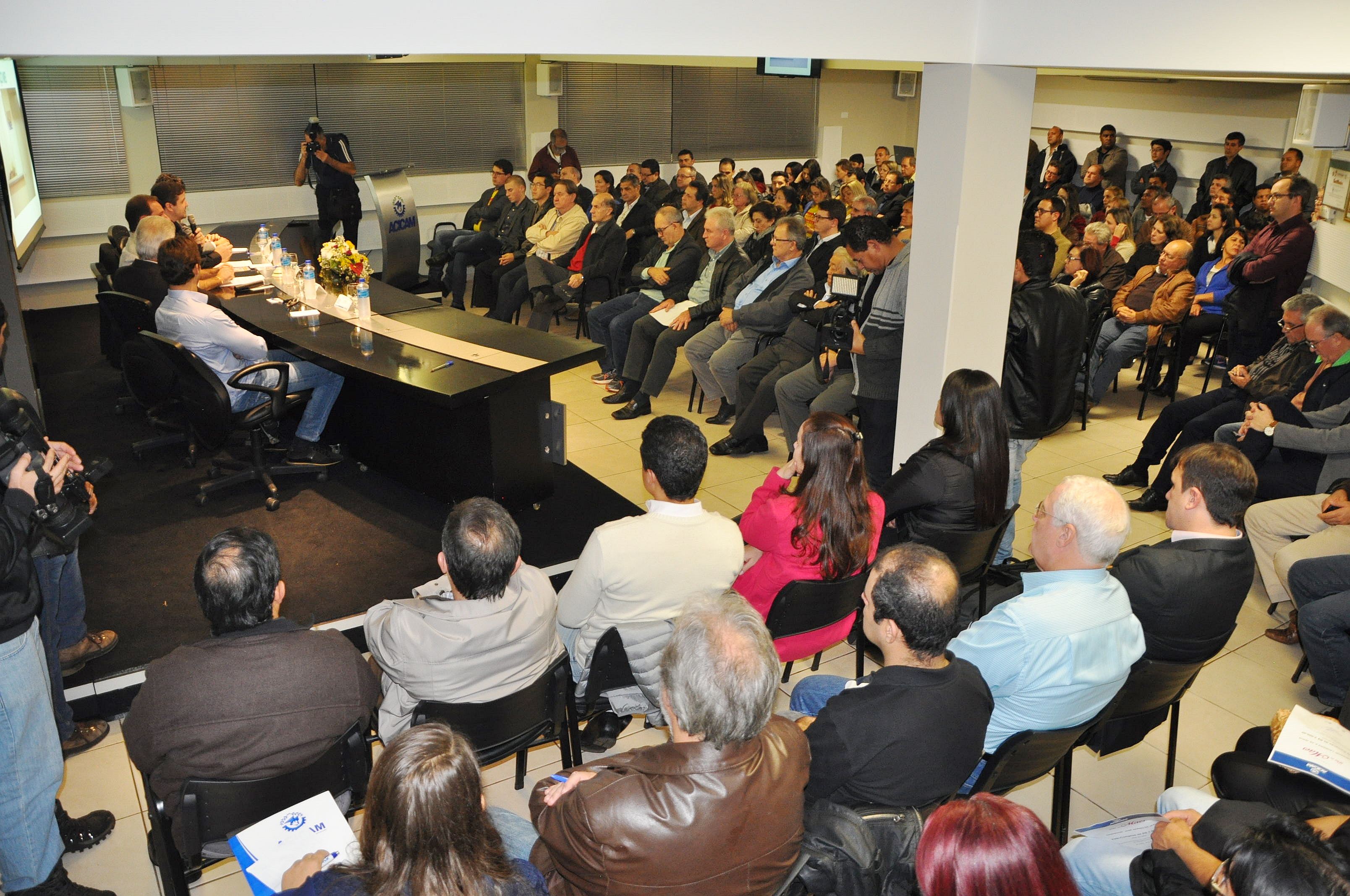 A reunião lotou completamente o auditório da Acicam