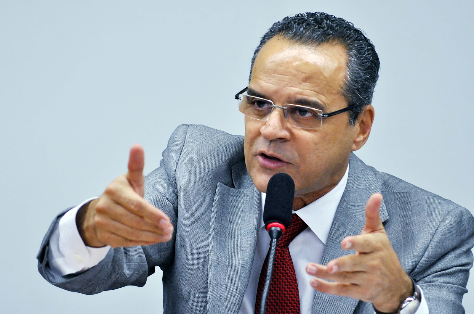 O Ministro do Turismo, Henrique Eduardo Alves.