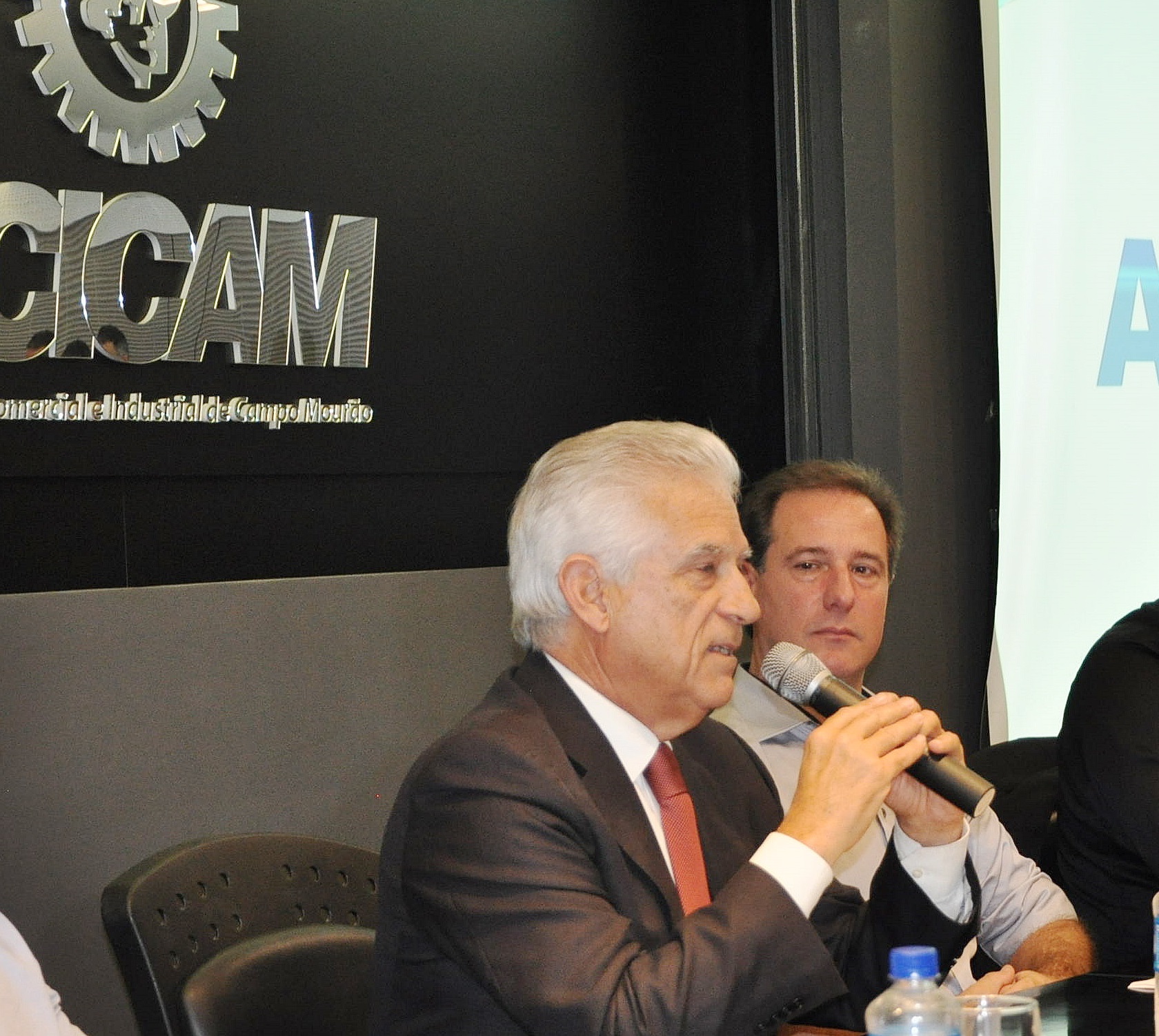 O convidado especial deputado Rubens Nueno falou sobre o processo de impeachmente de Dilma Rousseff