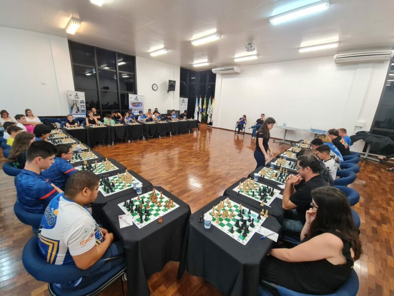 Festival de Rápido e Blitz é Realizado em Curitiba - FEXPAR - Federação de  Xadrez do Paraná